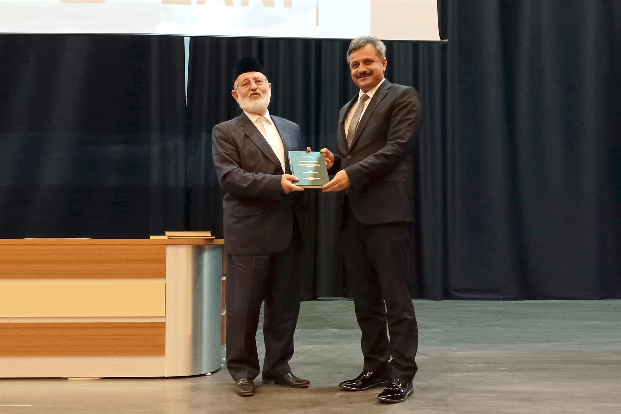 Rektörümüz Prof. Dr. Nihat Şındak, Prof. Dr. Mehmet Fadıl Geylani’nin Söyleşisine Katıldı
