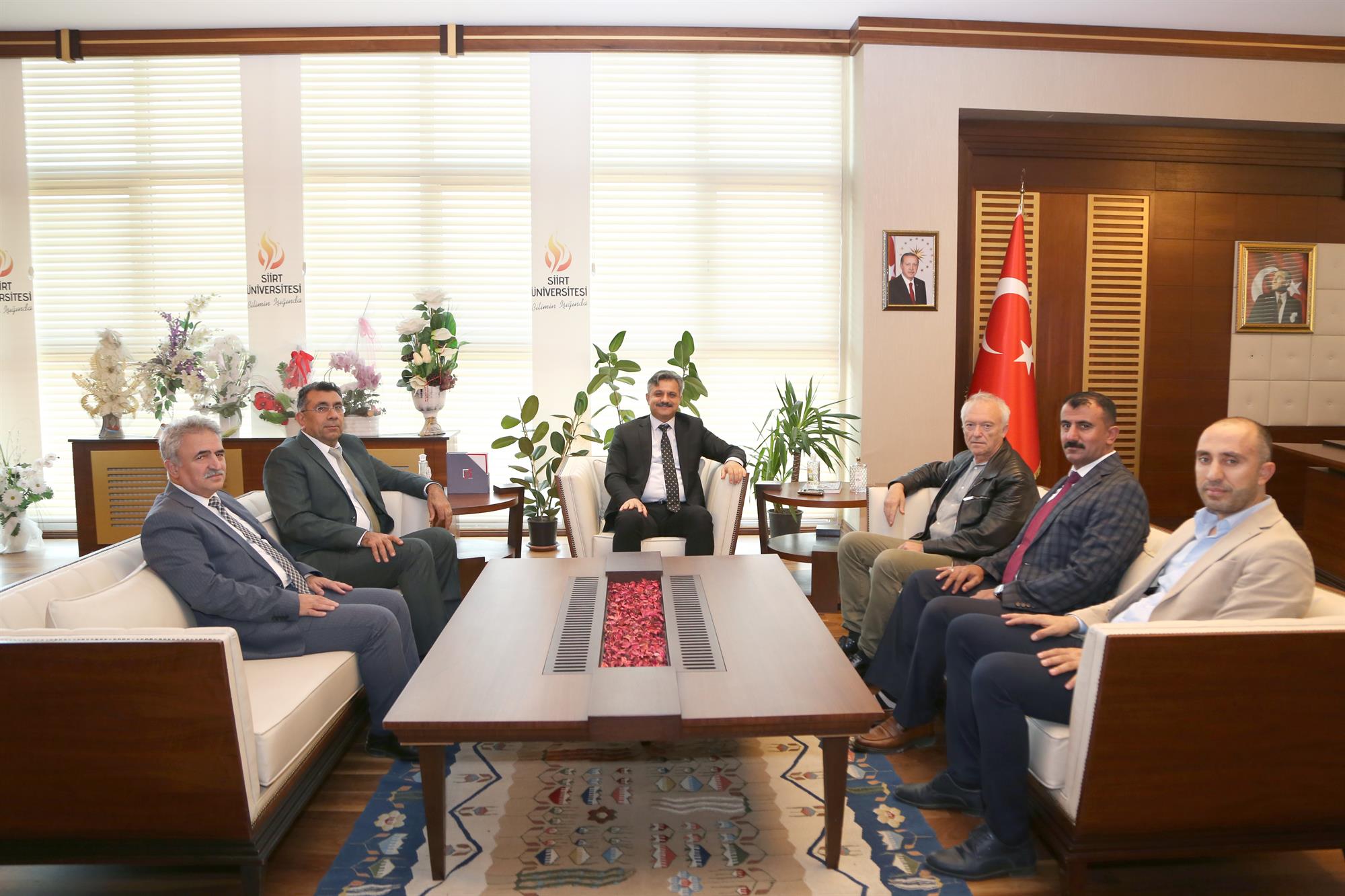 Rektörümüz Prof. Dr. Nihat Şındak, Prof. Dr. Hikmet Kırık’ı Makamında Ağırladı